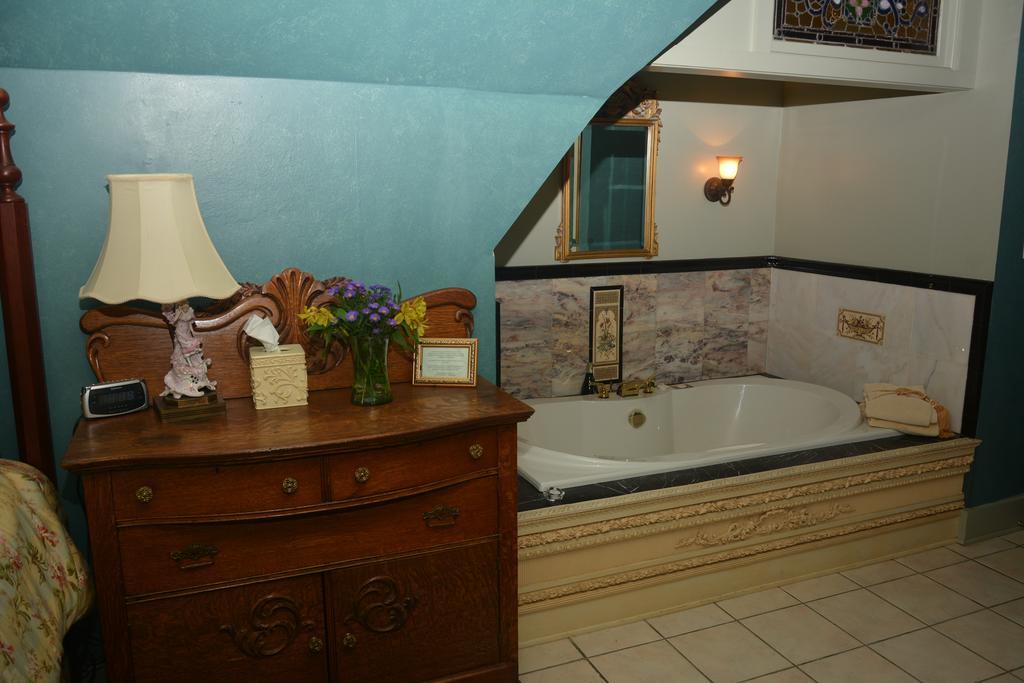 The Brumder Mansion Milwaukee Zimmer foto